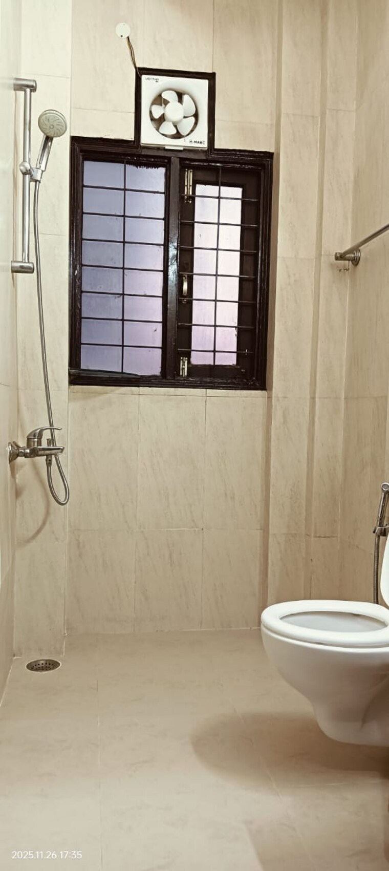 Room, ardee-city 3 Bedroom 1800 Sq.Ft. Builder Floor In Sector 52 Gurgaon 9554164