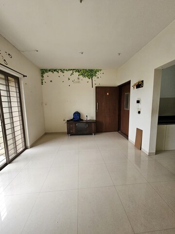 Room in 2 BHK Apartment at Skyi Songbirds, Bavdhan – for Rent