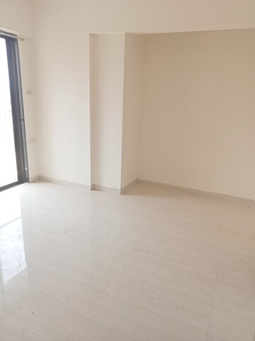 Room in 2 BHK Apartment at Hiraco Eminence, Mira Road – for Rent