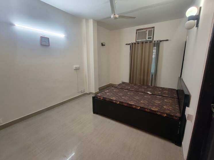 Room, ardee-city 3 Bedroom 2160 Sq.Ft. Builder Floor In Sector 52 Gurgaon 9554196