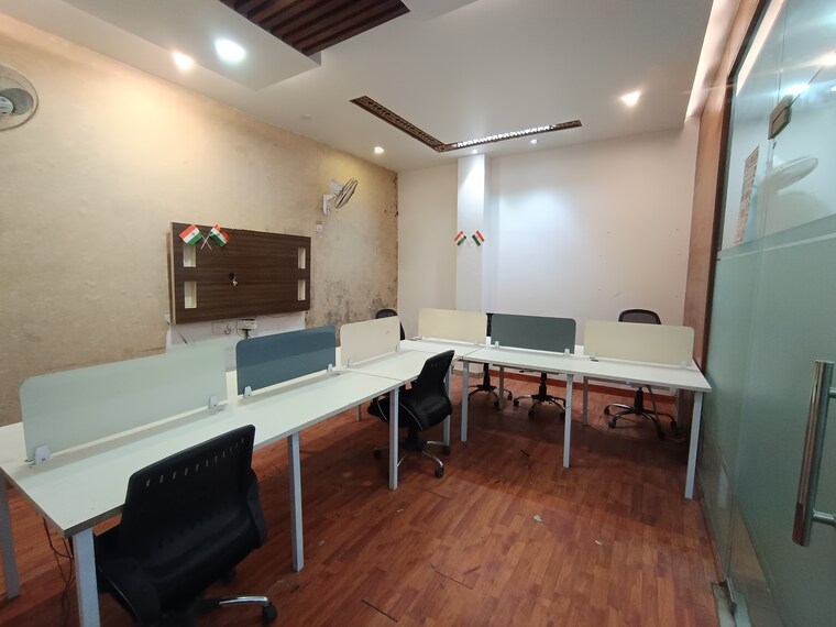 Team Area, sector 3 Commercial Office Space 2200 Sq.Ft. In Sector 3 Noida 9554211