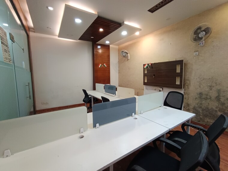 Team Area, sector 3 Commercial Office Space 2200 Sq.Ft. In Sector 3 Noida 9554211