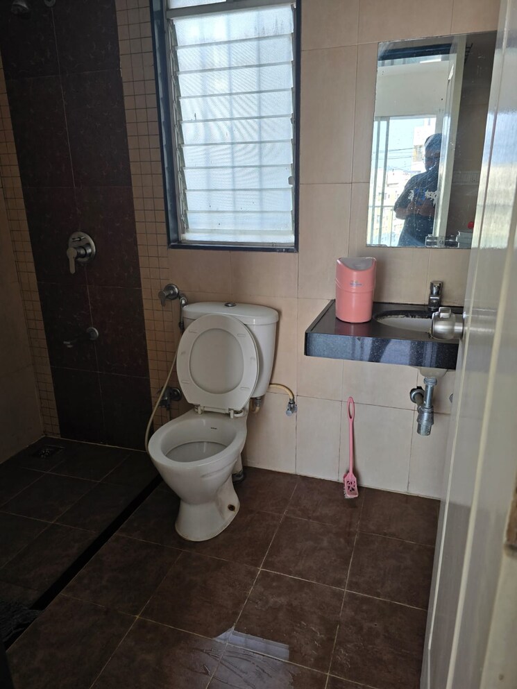 Bathroom, pharande-celestial-city 2 Bedroom 923 Sq.Ft. Apartment In Ravet Pune 9554199