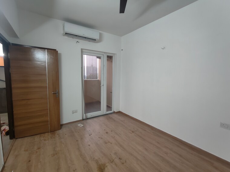 Room, tulip-yellow 3 Bedroom 1704 Sq.Ft. Apartment In Sector 69 Gurgaon 9554218