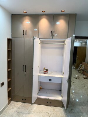 Room in 2 BHK Apartment at Vikas Puri – for Sale