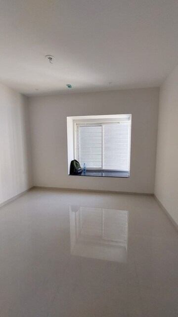 Room in 2 BHK Apartment at Ganga Legend, Bavdhan – for Rent