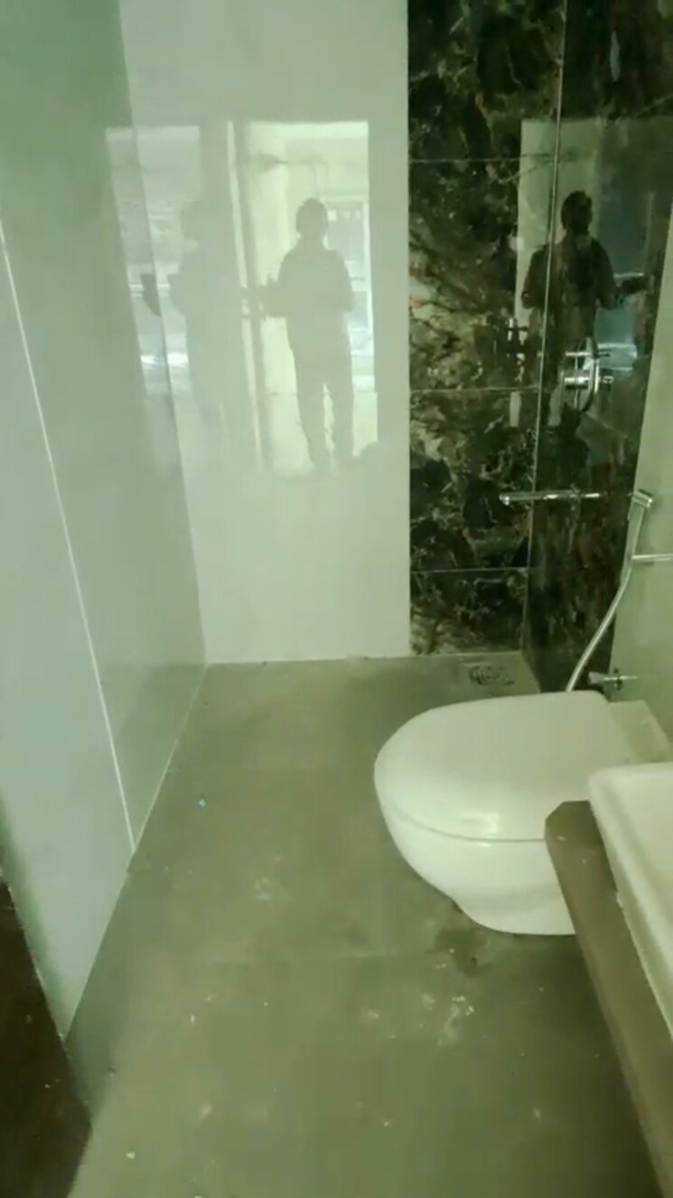 Attached Bathroom, tilak nagar 3 Bedroom 1100 Sq.Ft. Apartment In Tilak Nagar Mumbai 9554255