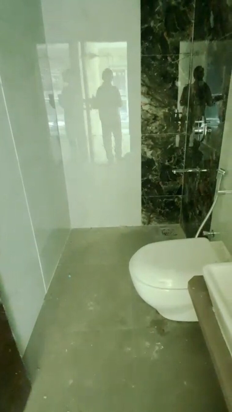 Attached Bathroom, tilak nagar 3 Bedroom 1100 Sq.Ft. Apartment In Tilak Nagar Mumbai 9554255