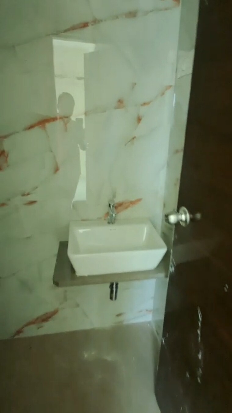 Bathroom, tilak nagar 3 Bedroom 1100 Sq.Ft. Apartment In Tilak Nagar Mumbai 9554255