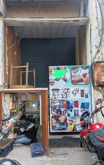  Shop For Rent in Gomti Nagar