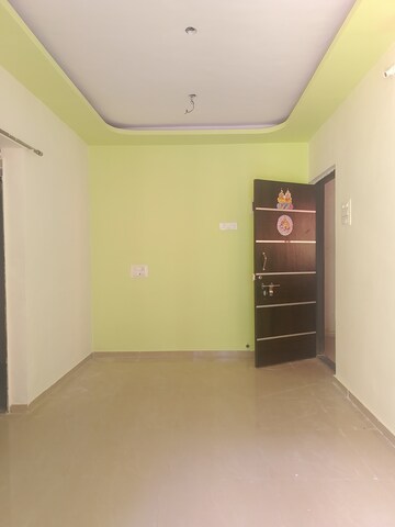 Room in 1 BHK Apartment at Navkar Building, Nalasopara West – for Rent