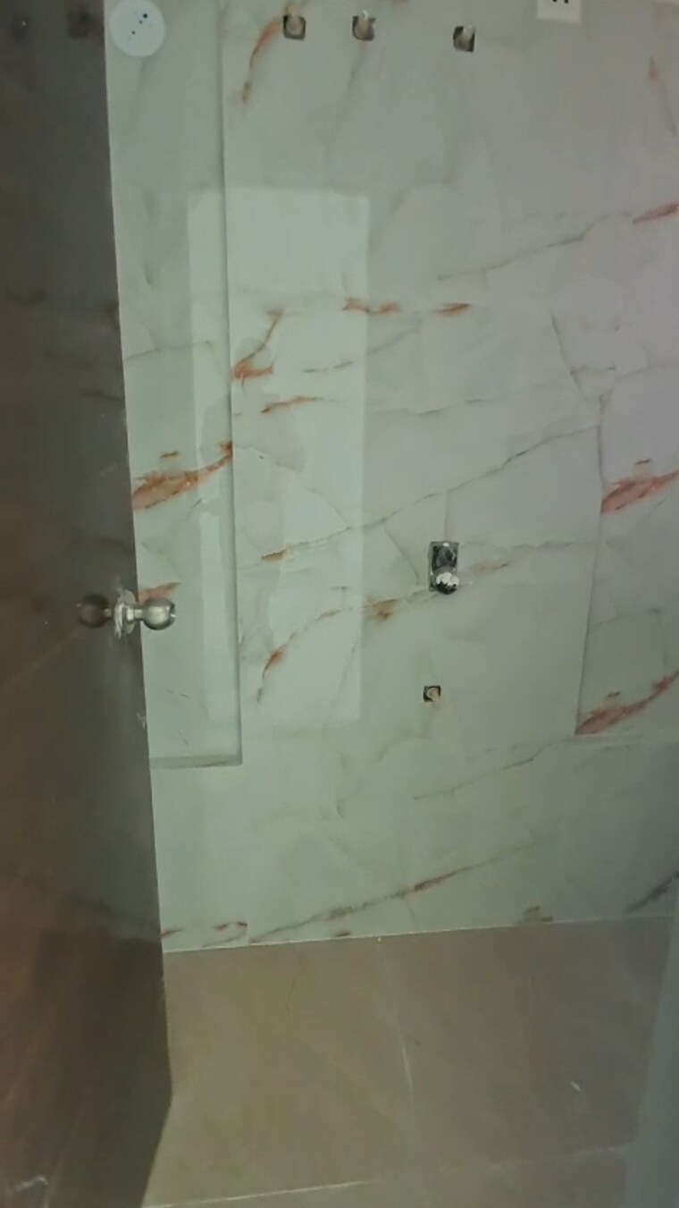 Bathroom, tilak nagar 2.5 Bedroom 810 Sq.Ft. Apartment In Tilak Nagar Mumbai 9554275