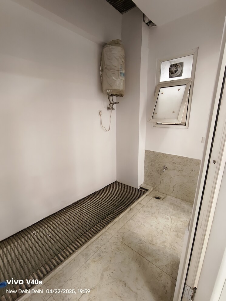 Attached Bathroom, vasant kunj 3 Bedroom 1350 Sq.Ft. Builder Floor In Vasant Kunj Delhi 9554271