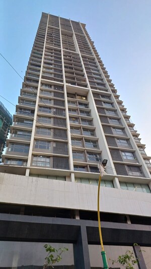 Staircase in 2 BHK Apartment at Kalpataru Paramount, Kapur Bawdi – for Rent