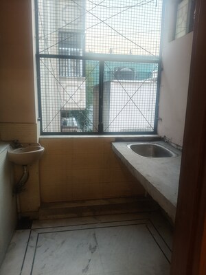 Room in 1 RK Builder Floor at Pant Nagar – for Rent