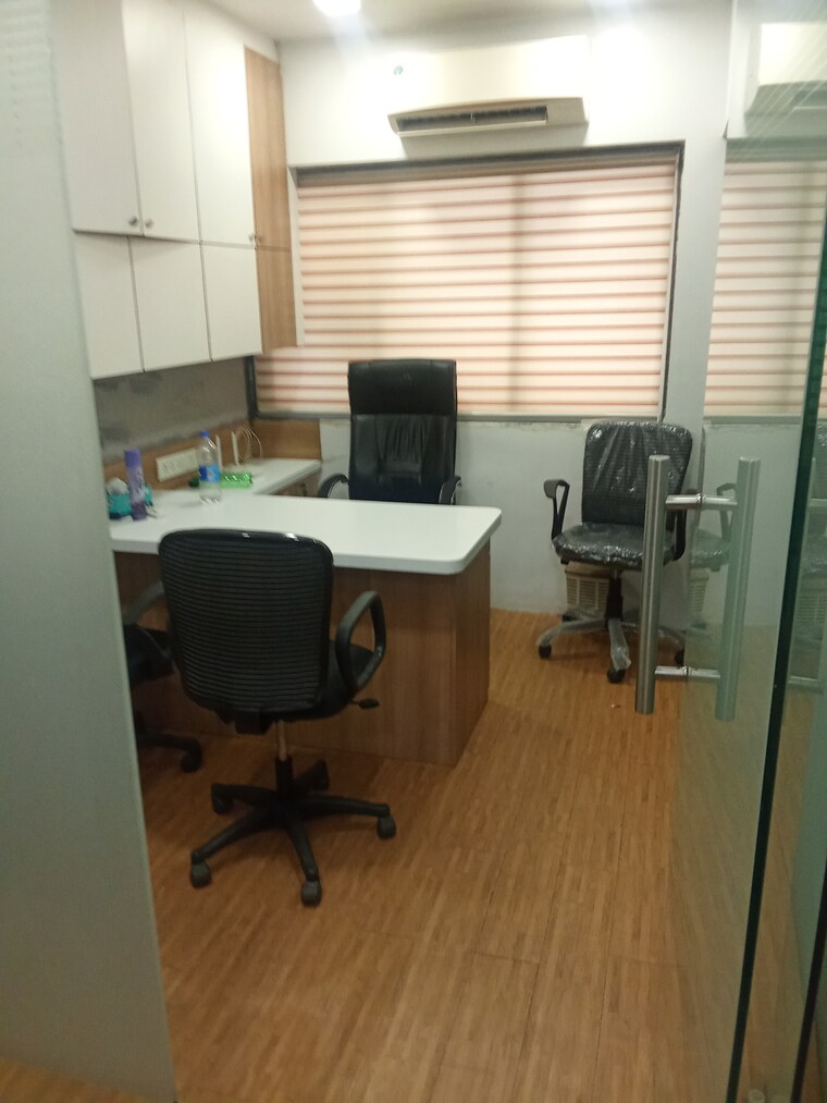 Team Area, the-great-eastern-summit Commercial Office Space 700 Sq.Ft. In Cbd Belapur Sector 15 Navi Mumbai 9554295