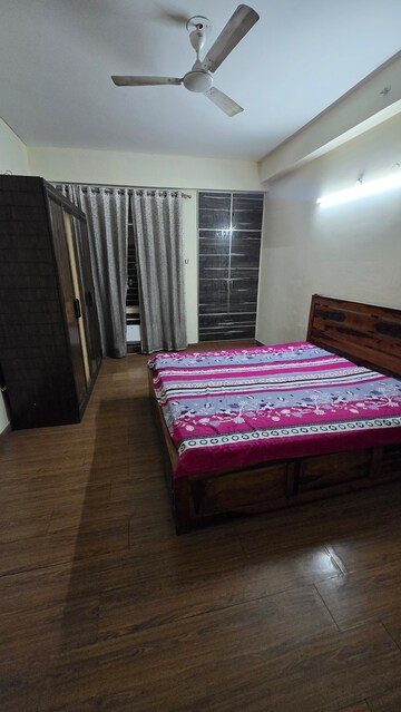 Bedroom in 2 BHK Apartment at Eldeco Green Meadows, Pi Greater Noida – for Rent