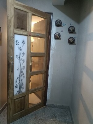 Building Lobby in 3 BHK Builder Floor at Ansal API Esencia, Sector 67 – for Rent