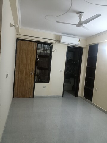 Room in 3 BHK Builder Floor at Ansal API Esencia, Sector 67 – for Rent