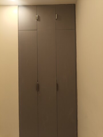 Furnished Amenities in 2 BHK Apartment at Domlur – for Rent