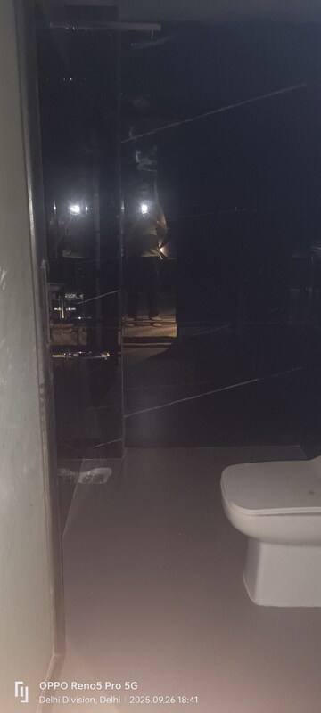 Furnished Amenities in 3 BHK Builder Floor at Janakpuri – for Sale