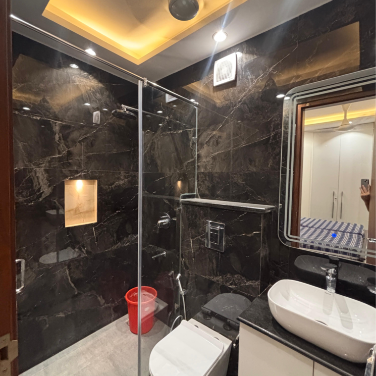 Gym, safdarjung enclave 3 Bedroom 200 Sq.Yd. Builder Floor In Safdarjung Enclave Delhi 9554365