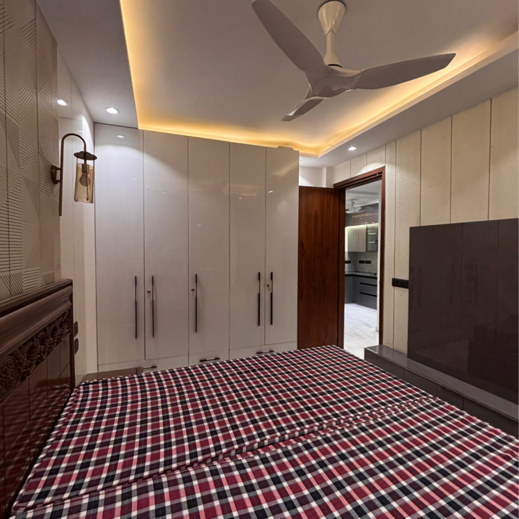 Bedroom, safdarjung enclave 3 Bedroom 200 Sq.Yd. Builder Floor In Safdarjung Enclave Delhi 9554365