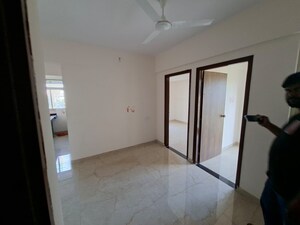 Room in 1 BHK Apartment at Raunak Delight, Owale – for Rent