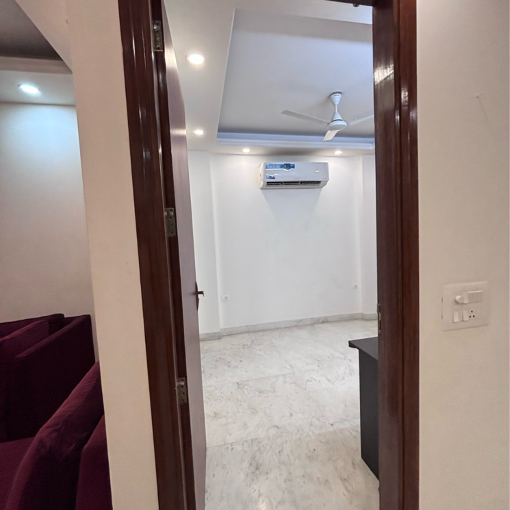 Bathroom, gautam nagar 3 Bedroom 200 Sq.Yd. Builder Floor In Gautam Nagar Delhi 9554373