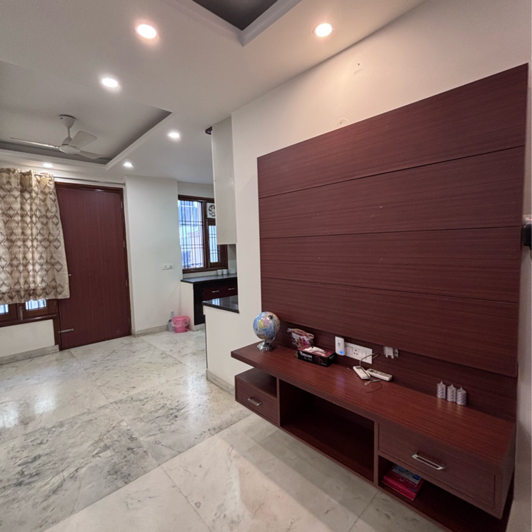 Bedroom, gautam nagar 3 Bedroom 200 Sq.Yd. Builder Floor In Gautam Nagar Delhi 9554373
