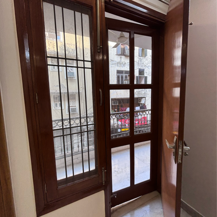 Room, gautam nagar 3 Bedroom 200 Sq.Yd. Builder Floor In Gautam Nagar Delhi 9554373