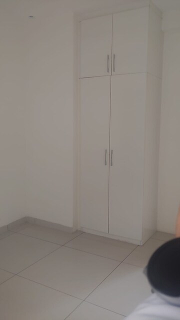 Room in 3 BHK Apartment at Ambala Highway – for Rent