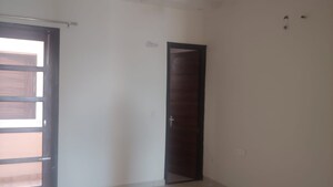 Room in 3 BHK Apartment at Ambala Highway – for Rent