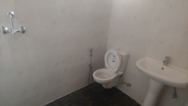 Bathroom, ambala highway 3 Bedroom 1450 Sq.Ft. Apartment In Ambala Highway Zirakpur 9554371