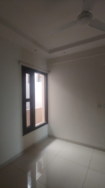 Room in 3 BHK Apartment at Ambala Highway – for Rent