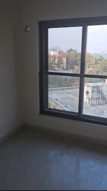 Room in 3.5 BHK Apartment at K Raheja Ascencio, Chandivali – for Rent