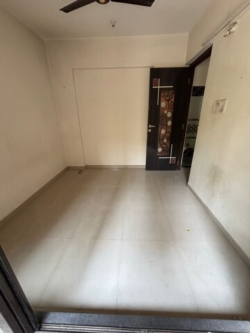 Room in 1 BHK Apartment at Raunak Delight, Owale – for Rent