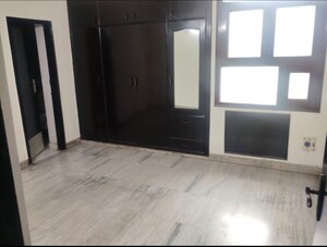 3.5 BHK Apartment For Rent in Mayur Vihar Phase 1 Extension