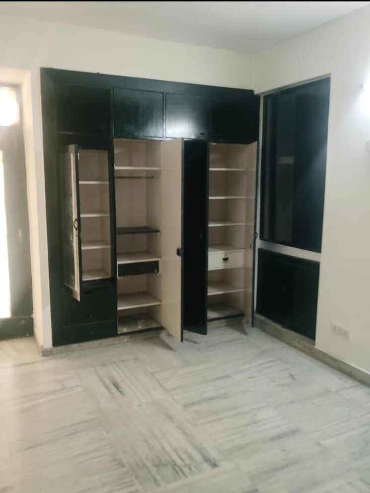 Room, mayur vihar phase 1 extension 3.5 Bedroom 1350 Sq.Ft. Apartment In Mayur Vihar Phase 1 Extension Delhi 9554398