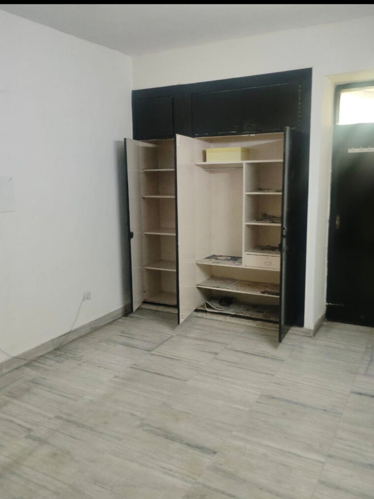 Room, mayur vihar phase 1 extension 3.5 Bedroom 1350 Sq.Ft. Apartment In Mayur Vihar Phase 1 Extension Delhi 9554398