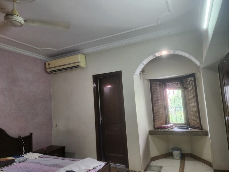 Room, vasant kunj 3 Bedroom 1200 Sq.Ft. Apartment In Vasant Kunj Delhi 9554412