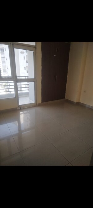 Room in 2 BHK Apartment at GH-7 Crossings Republik, Vijay Nagar – for Sale