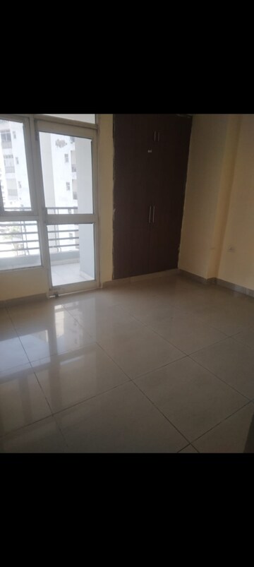 Room in 2 BHK Apartment at GH-7 Crossings Republik, Vijay Nagar – for Sale