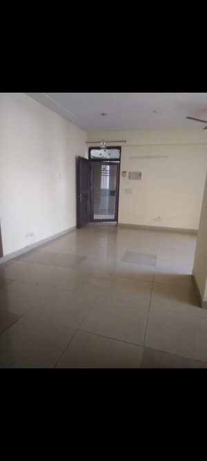 Room in 2 BHK Apartment at GH-7 Crossings Republik, Vijay Nagar – for Sale