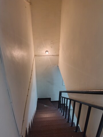 Room in 5 BHK Builder Floor at Sheikh Sarai – for Rent