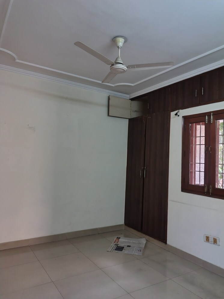 undefined, sheikh sarai 5 Bedroom 2500 Sq.Ft. Builder Floor In Sheikh Sarai Delhi 9554424