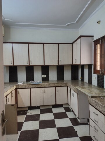 Staircase in 5 BHK Builder Floor at Sheikh Sarai – for Rent