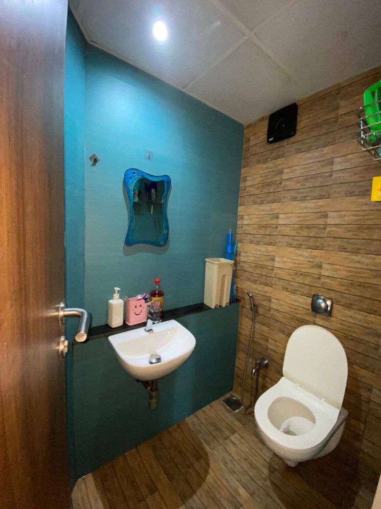 Bathroom, lodha-crown-quality-homes 1 Bedroom 500 Sq.Ft. Apartment In Majiwada Thane 9554427