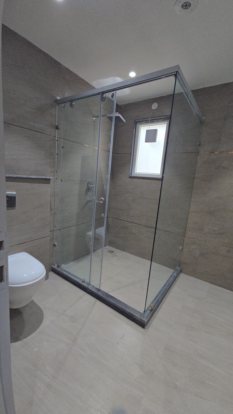 Attached Bathroom, green fields colony 4 Bedroom 260 Sq.Yd. Builder Floor In Green Fields Colony Faridabad 9554432