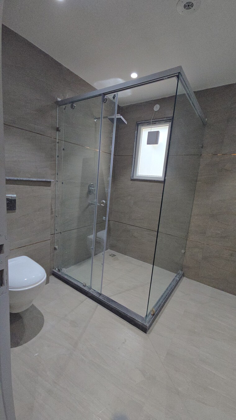 Attached Bathroom, green fields colony 4 Bedroom 260 Sq.Yd. Builder Floor In Green Fields Colony Faridabad 9554432